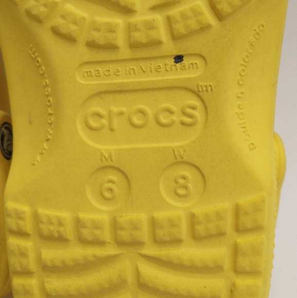 Crocs Classic Yellow Women's Shoes - Picture 8 of 9